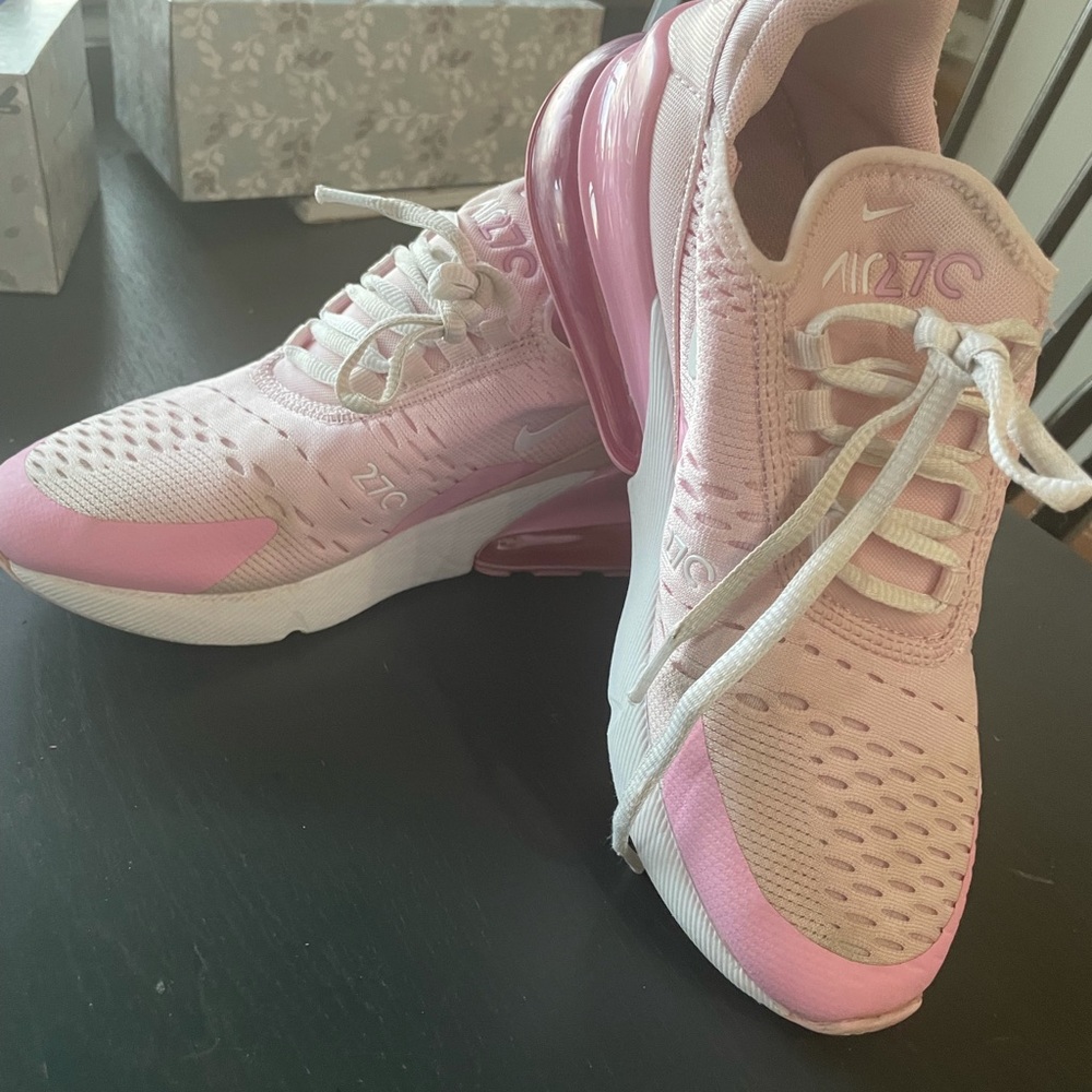 Nike air  270s pink